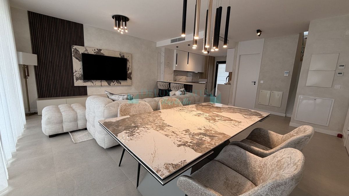 Semi Detached Villa for rent in Atalaya, Estepona