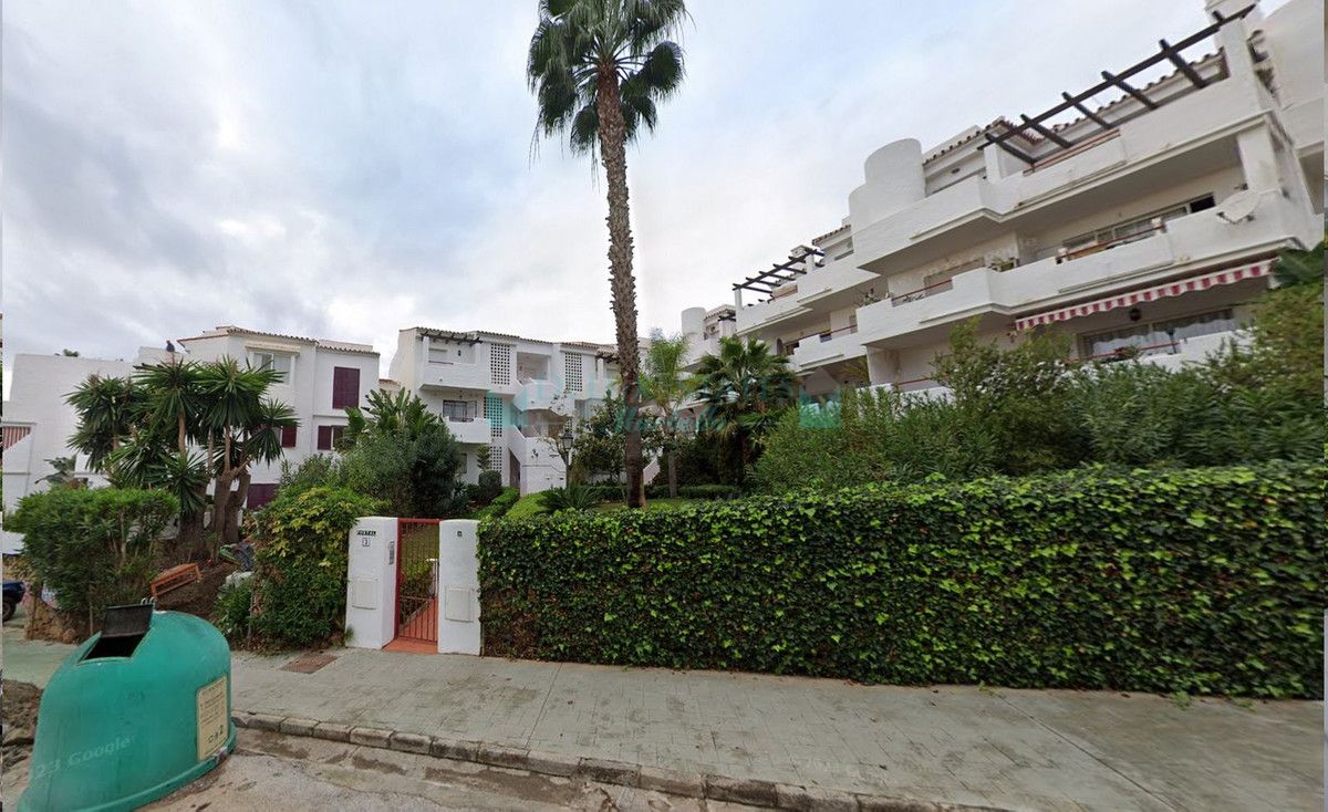 Apartamento en venta en Bel Air, Estepona