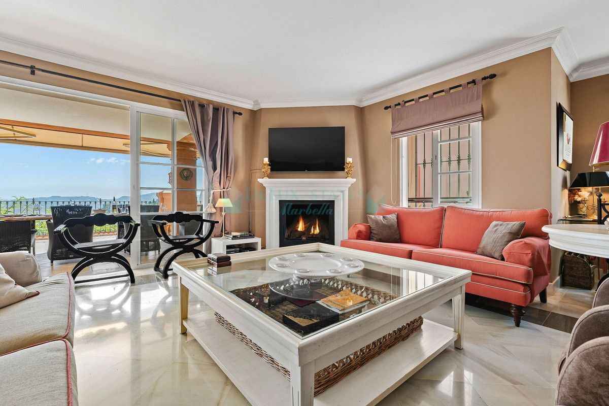 Apartamento Planta Baja en venta en Monte Halcones, Benahavis