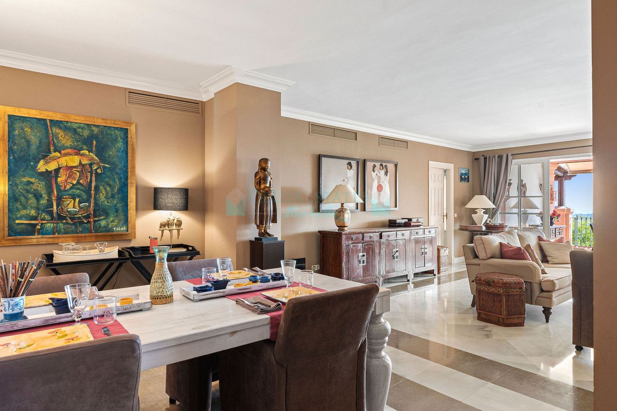 Apartamento Planta Baja en venta en Monte Halcones, Benahavis