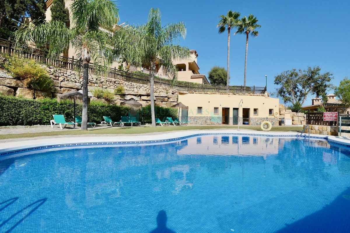 Ático en venta en La Mairena, Marbella Este