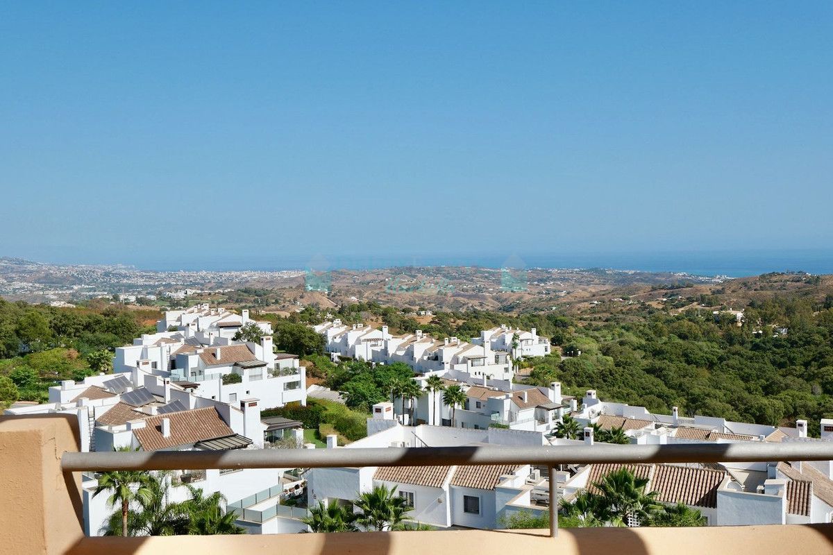 Ático en venta en La Mairena, Marbella Este
