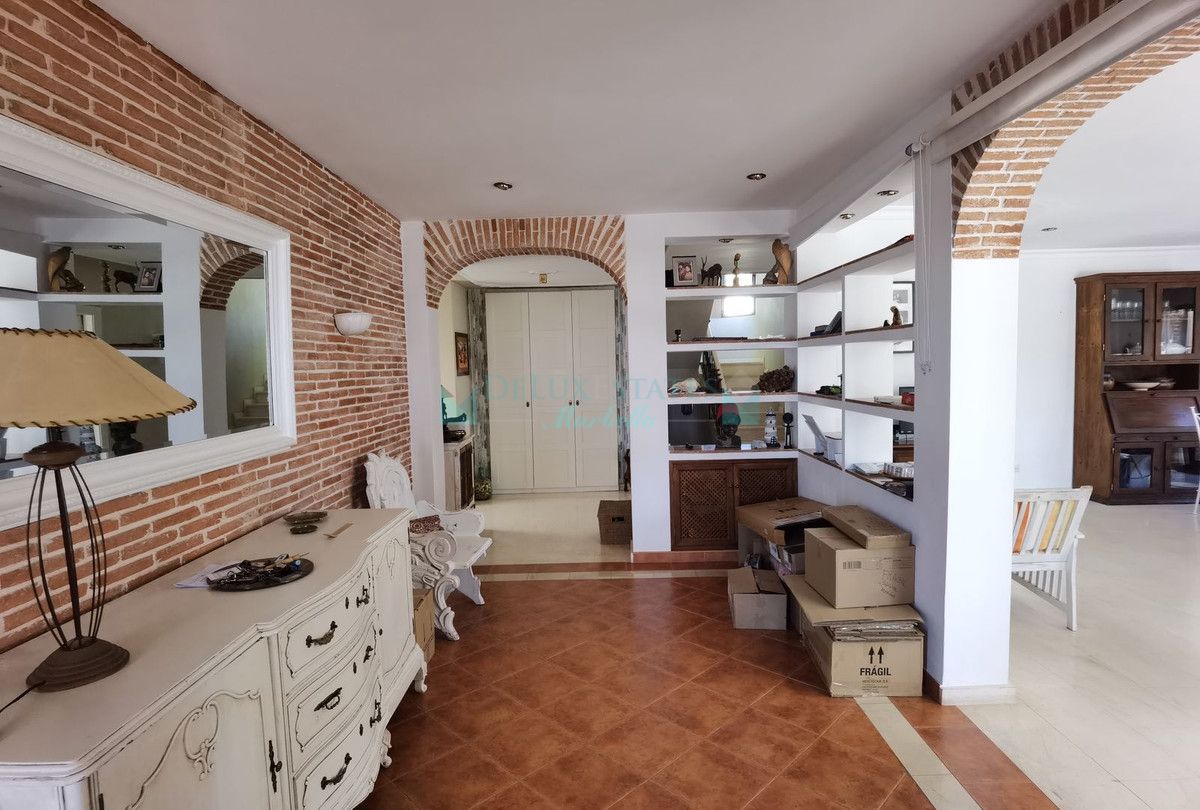 Villa en venta en Nueva Andalucia