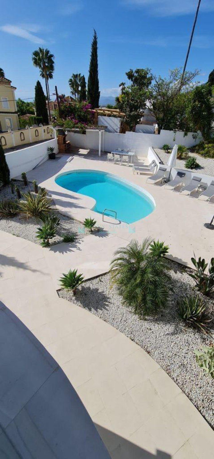 Villa en venta en El Rosario, Marbella Este