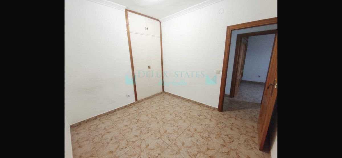 Apartment for sale in Estepona