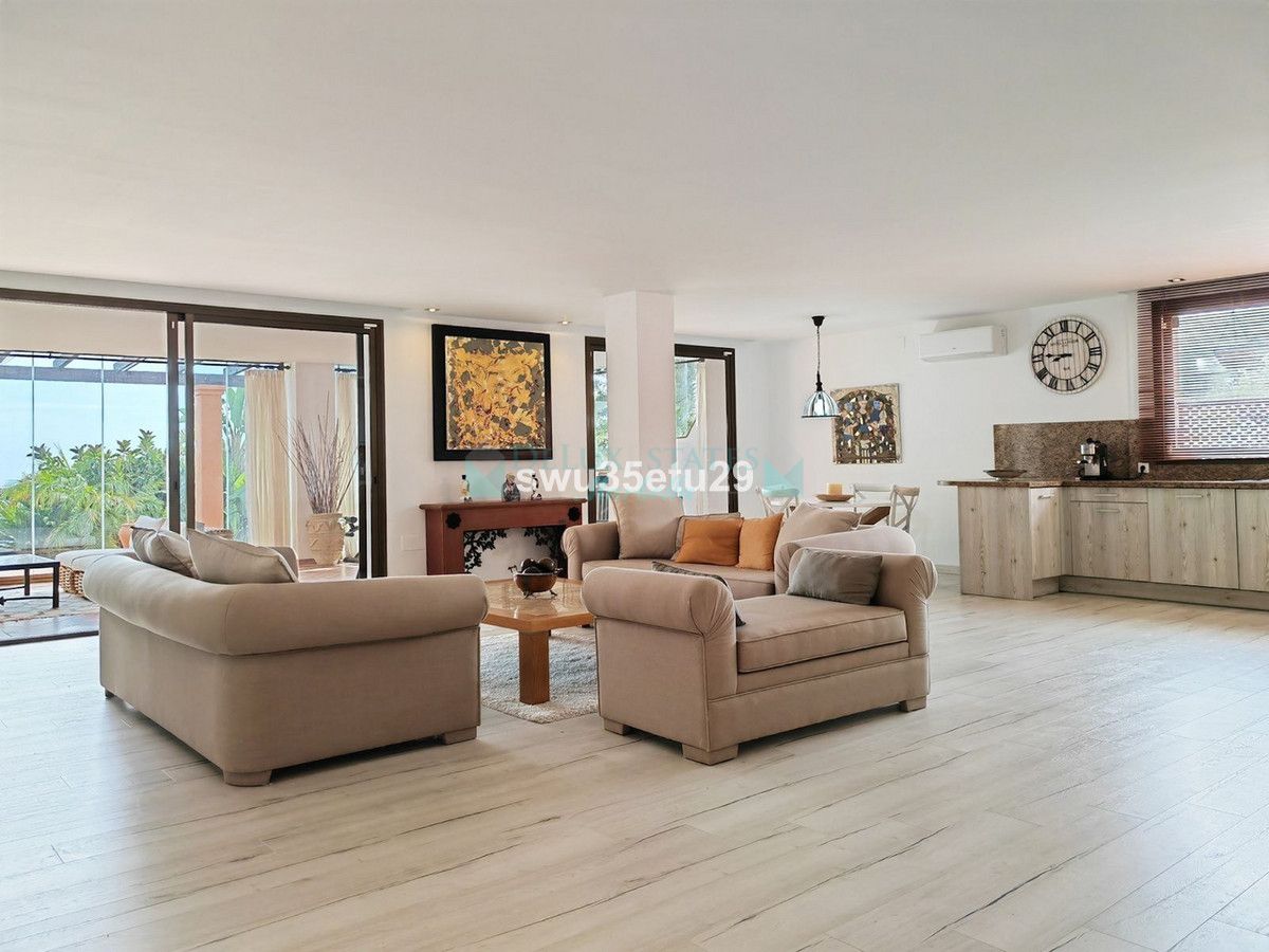 Apartamento Planta Baja en venta en La Mairena, Marbella Este