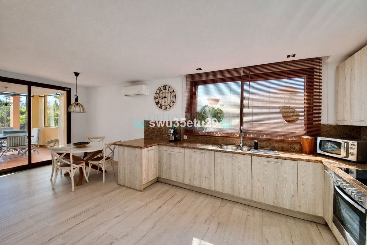 Apartamento Planta Baja en venta en La Mairena, Marbella Este