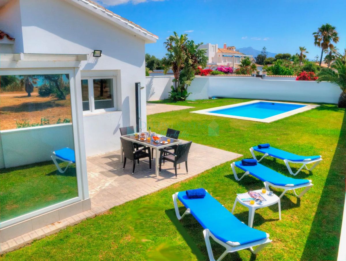 Villa for rent in Costalita, Estepona