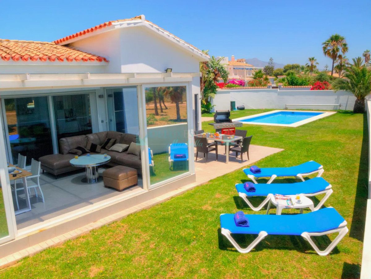 Villa for rent in Costalita, Estepona