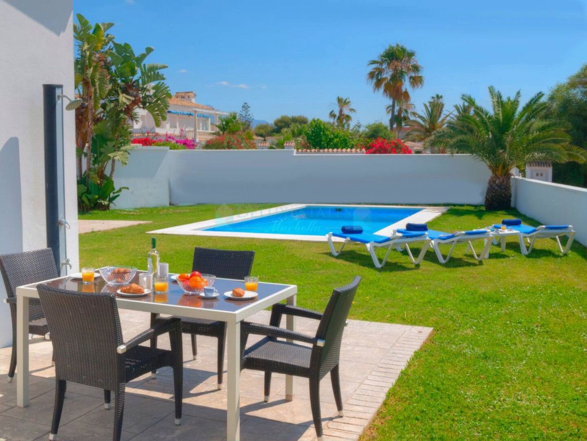 Villa for rent in Costalita, Estepona