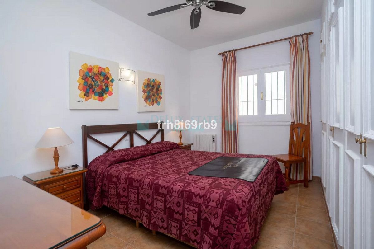 Apartamento Planta Baja en venta en Benavista, Estepona