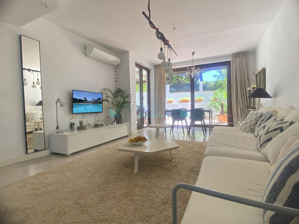 Town House for rent in Elviria, Marbella East