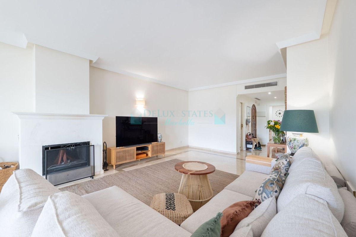 Ground Floor Apartment for sale in Los Monteros, Marbella East