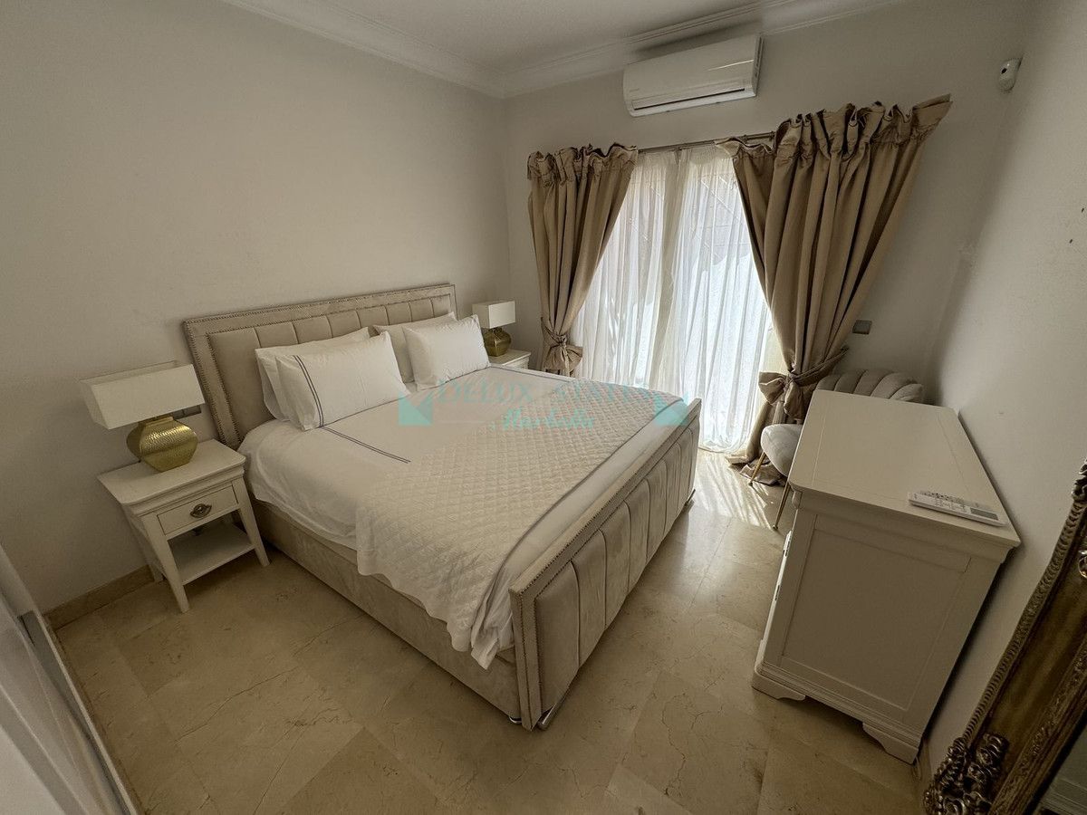 Penthouse for rent in Los Flamingos, Benahavis