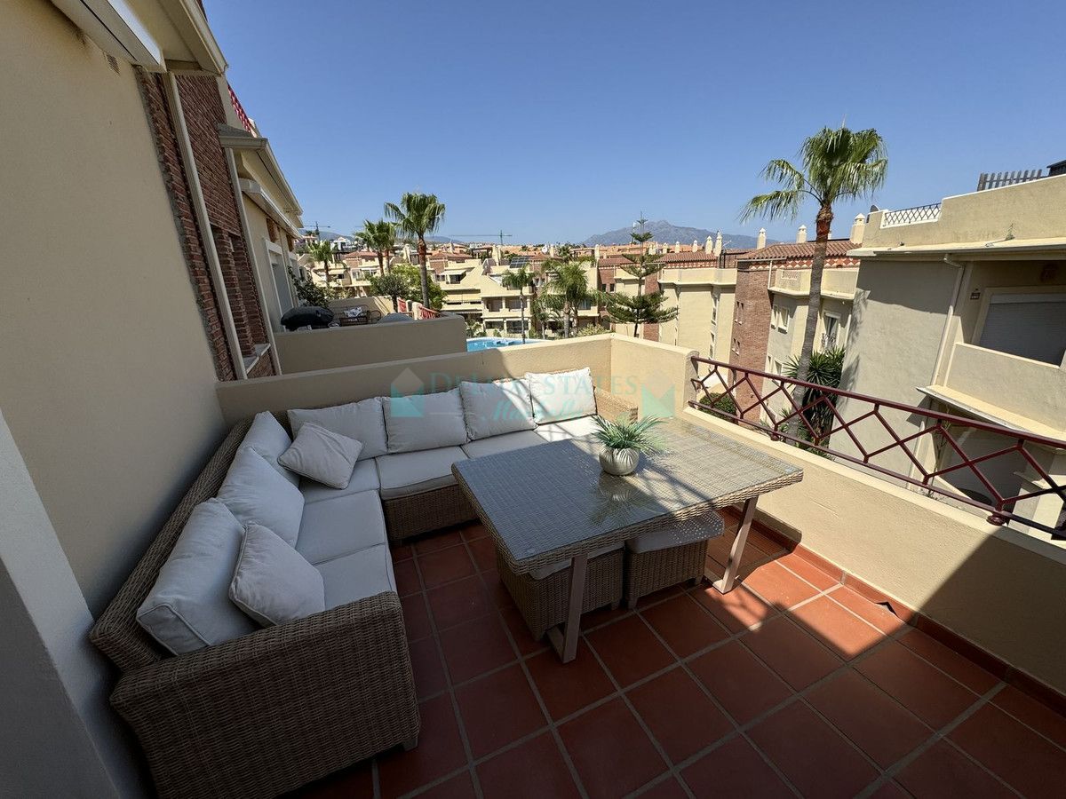 Penthouse for rent in Los Flamingos, Benahavis
