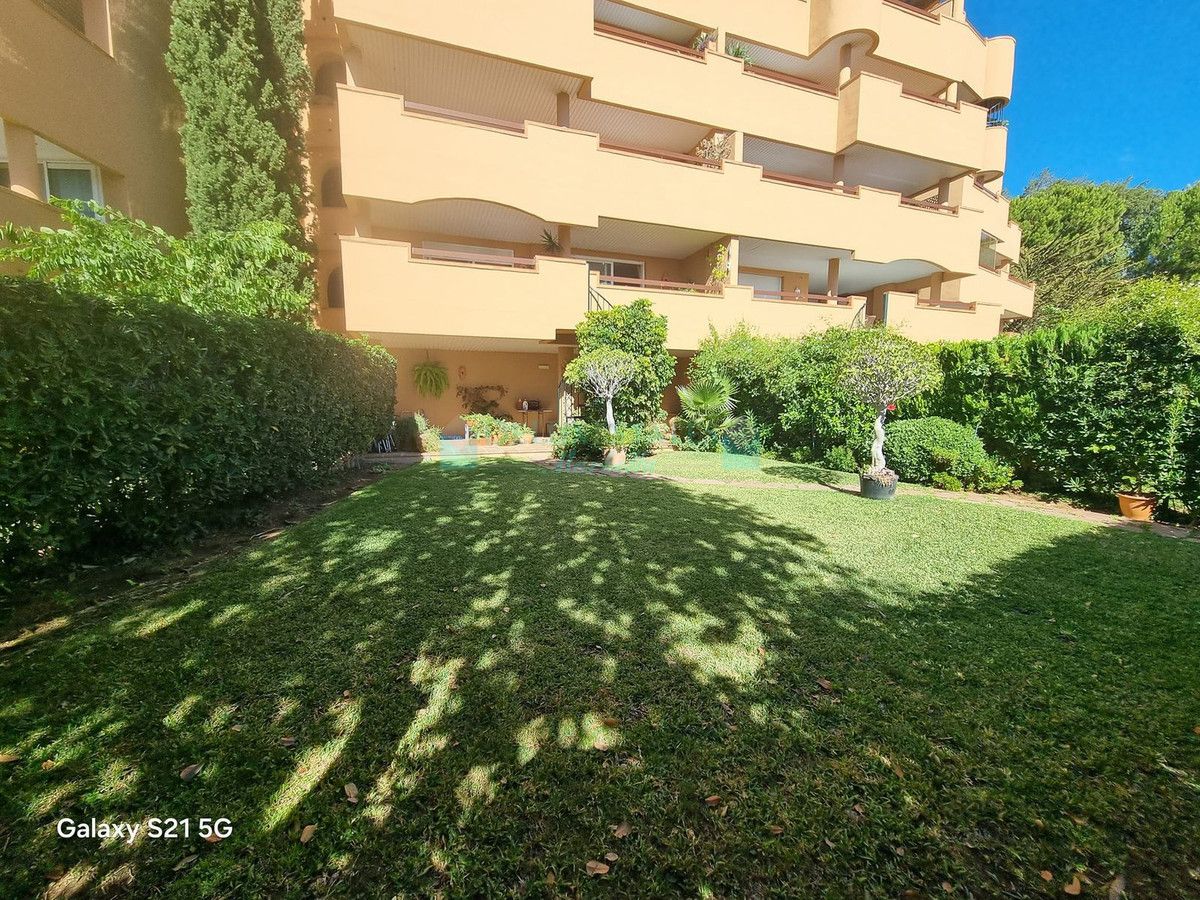 Ground Floor Apartment for sale in La Mairena, Marbella East