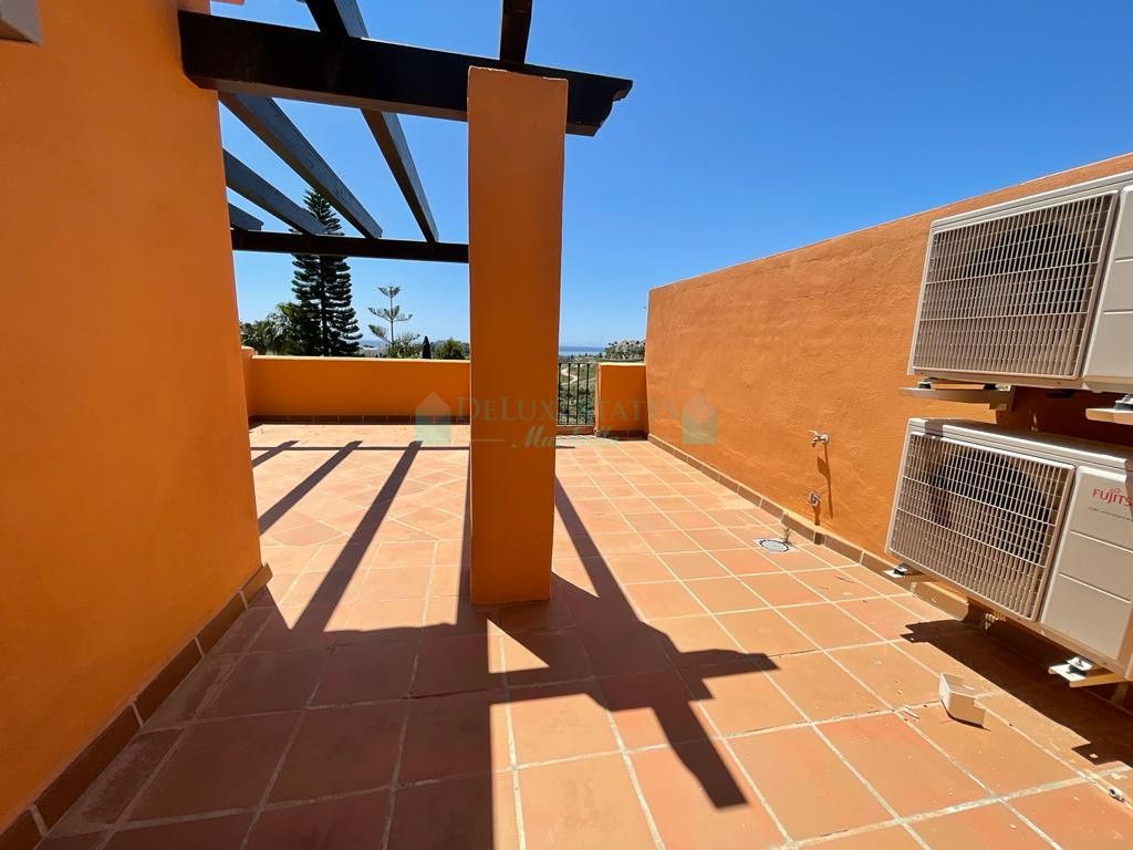 Town House for rent in Benahavis