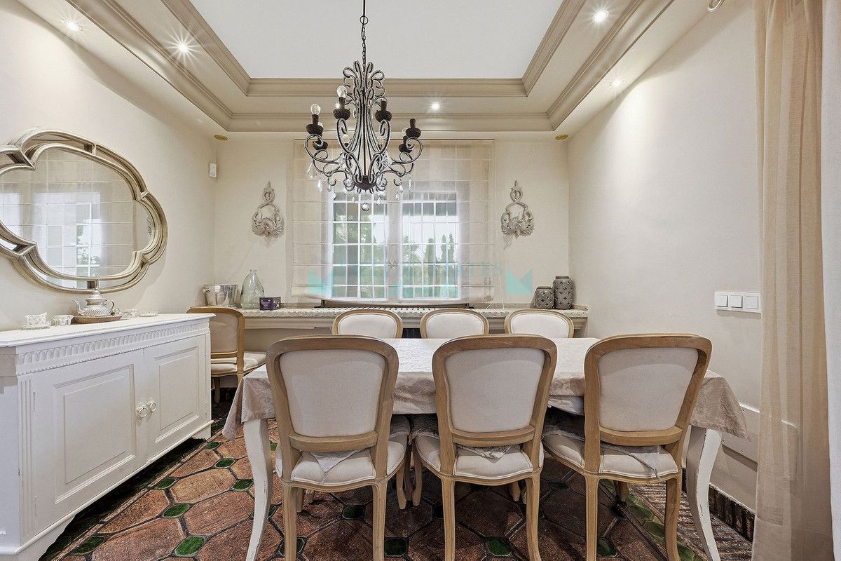 Villa for sale in Las Chapas, Marbella East