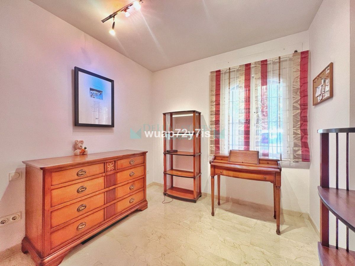 Town House for sale in Costabella, Marbella East