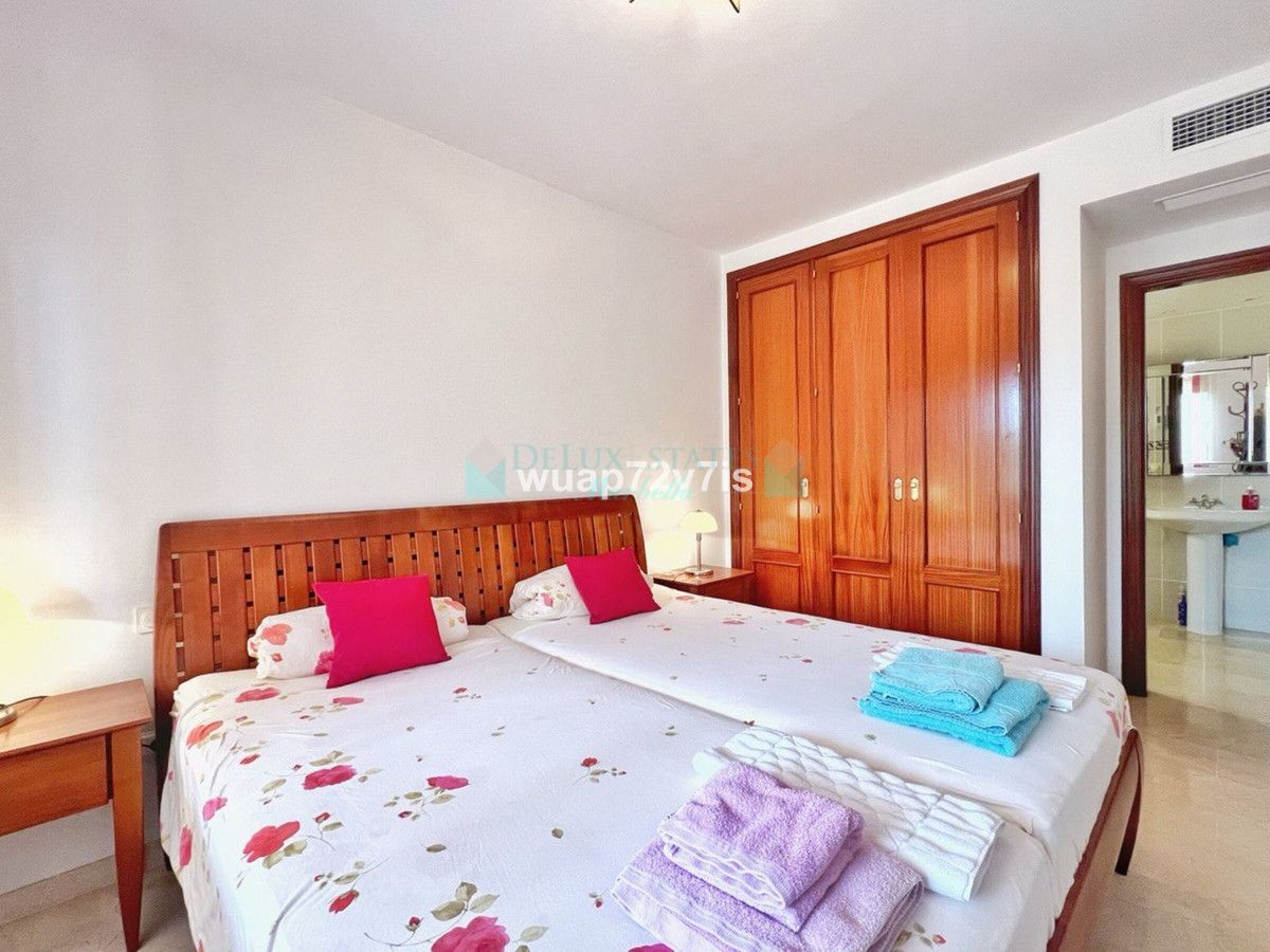 Town House for sale in Costabella, Marbella East