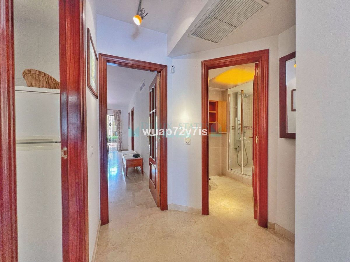 Town House for sale in Costabella, Marbella East