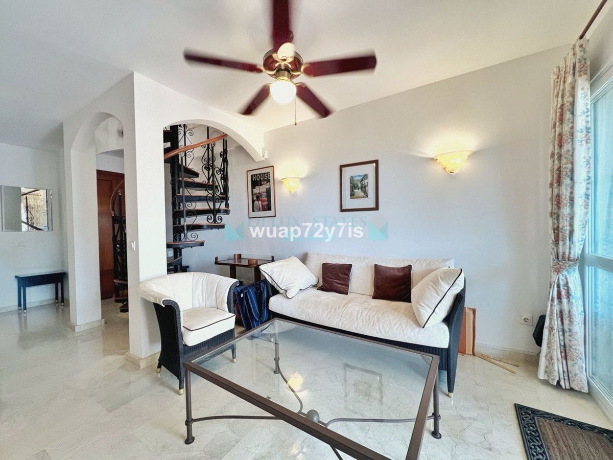 Town House for sale in Costabella, Marbella East