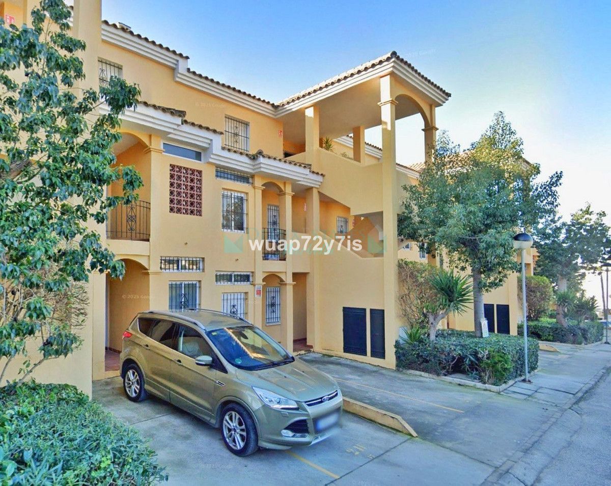 Town House for sale in Costabella, Marbella East