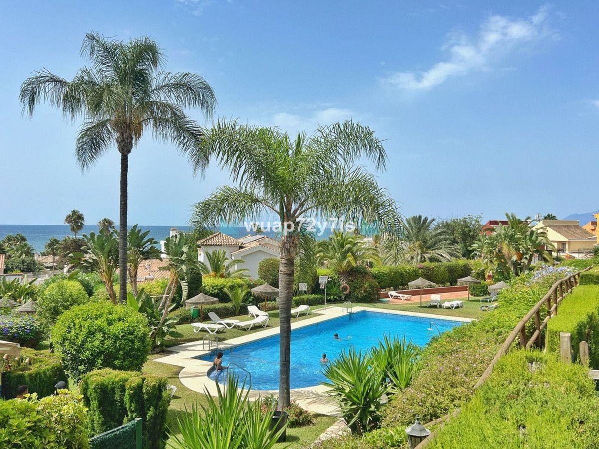 Town House for sale in Costabella, Marbella East
