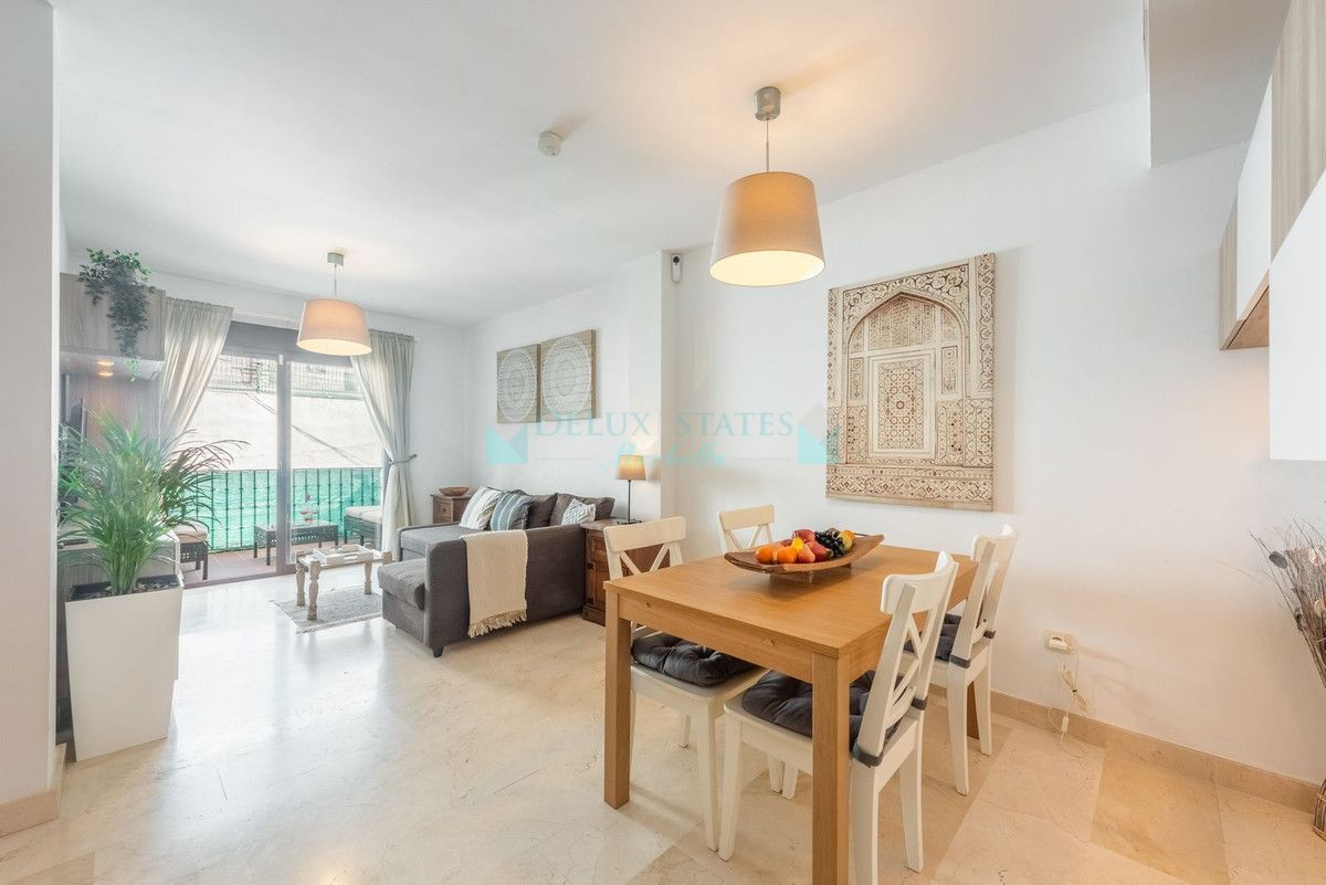 Apartamento en venta en Benahavis