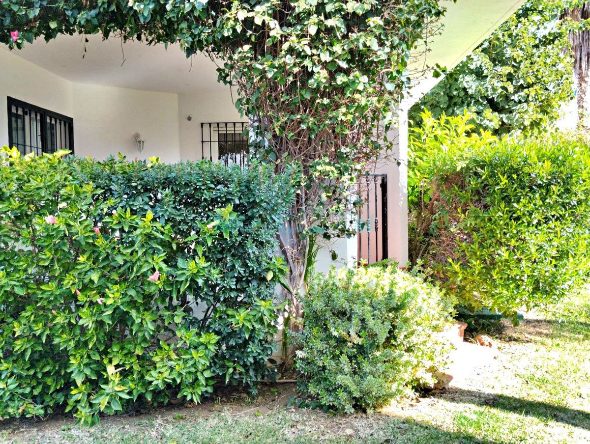 Ground Floor Apartment for sale in Nueva Andalucia