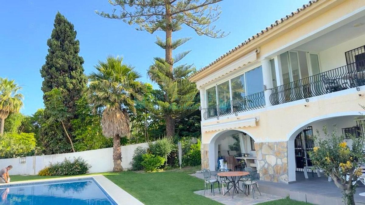 Villa en venta en Guadalmina Alta, San Pedro de Alcantara