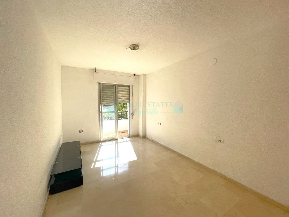 Apartamento en venta en Estepona