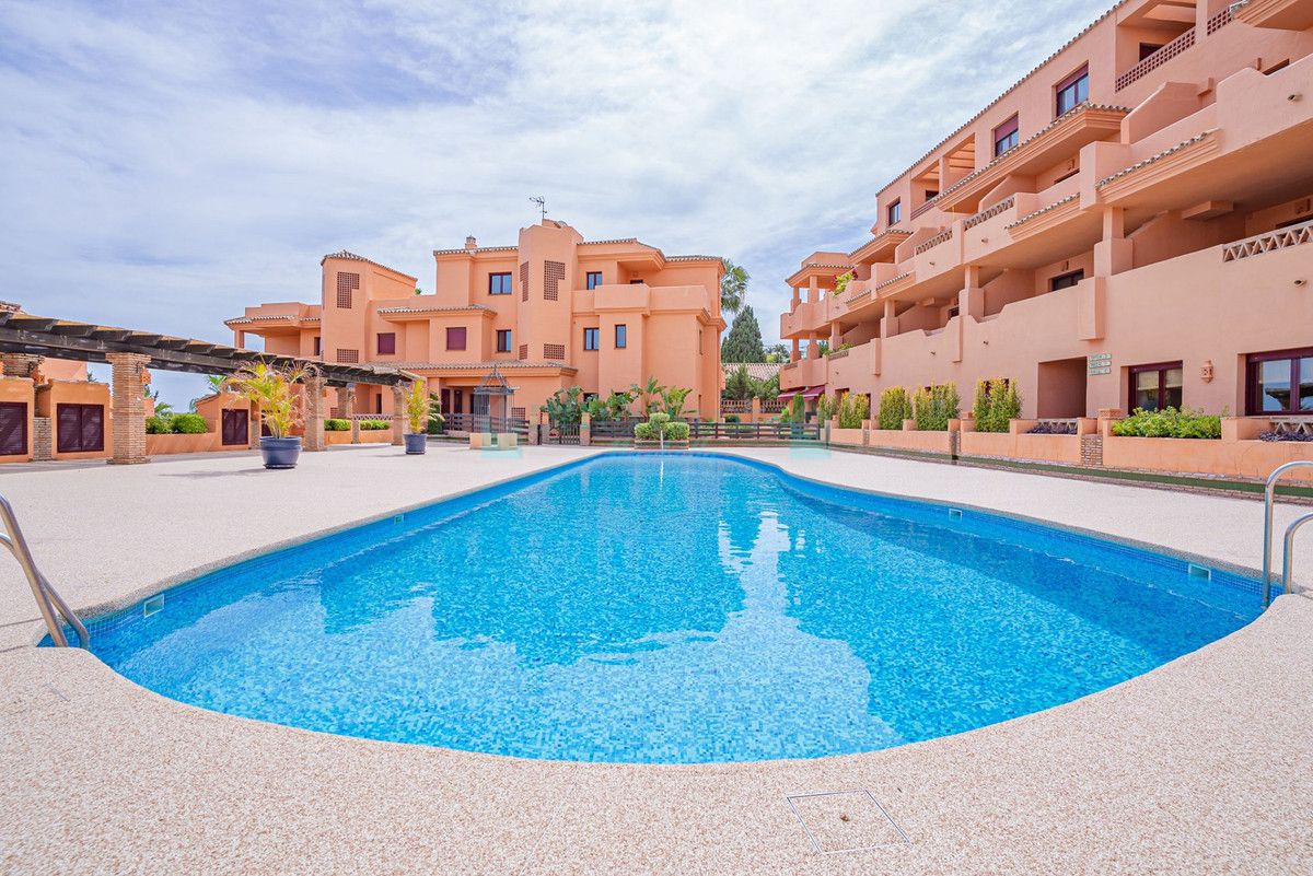 Penthouse for sale in El Paraiso, Estepona