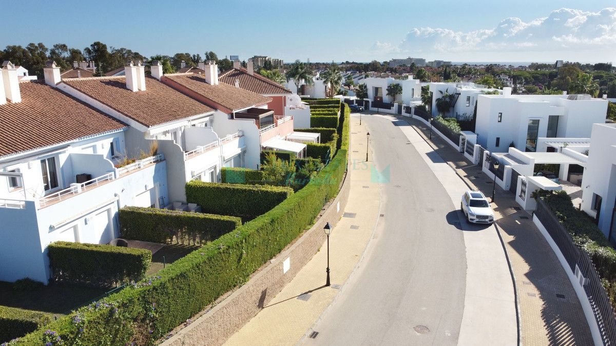 Town House for sale in New Golden Mile, Estepona