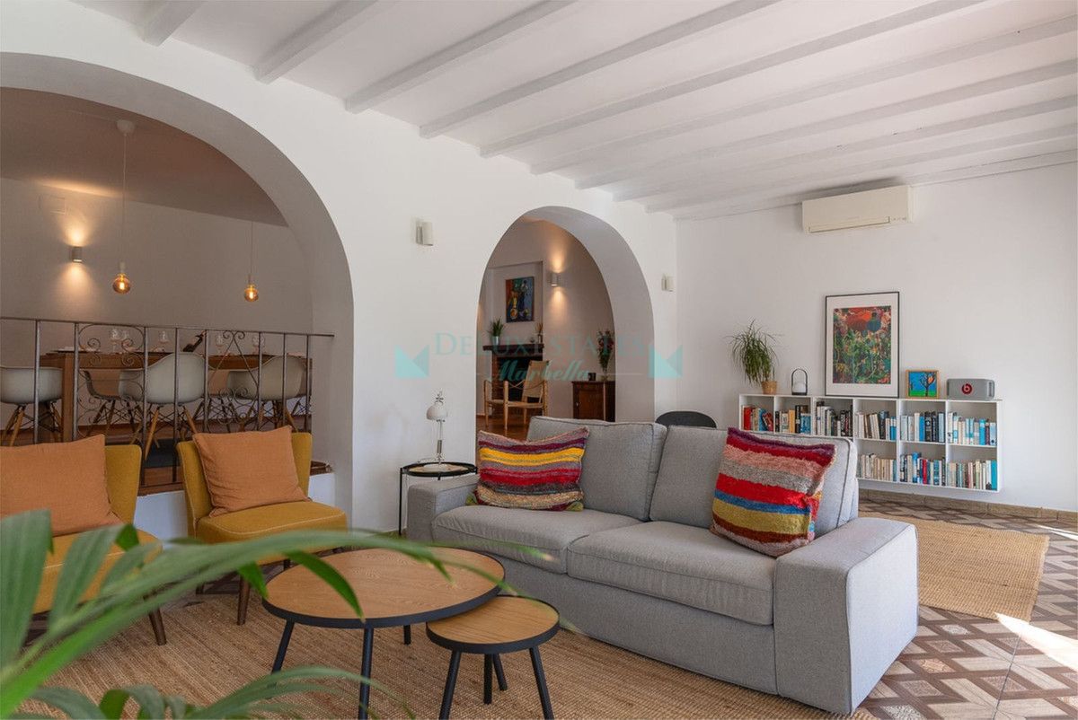 Villa for sale in Cabopino, Marbella East