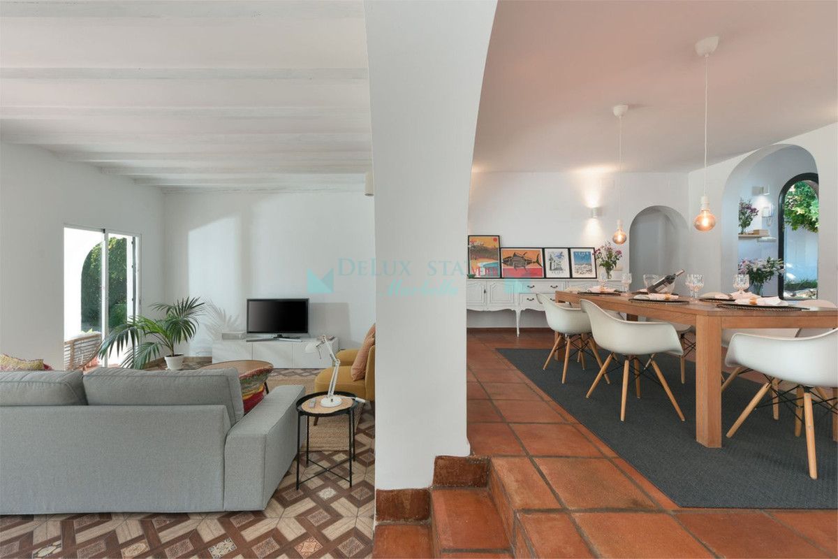 Villa for sale in Cabopino, Marbella East