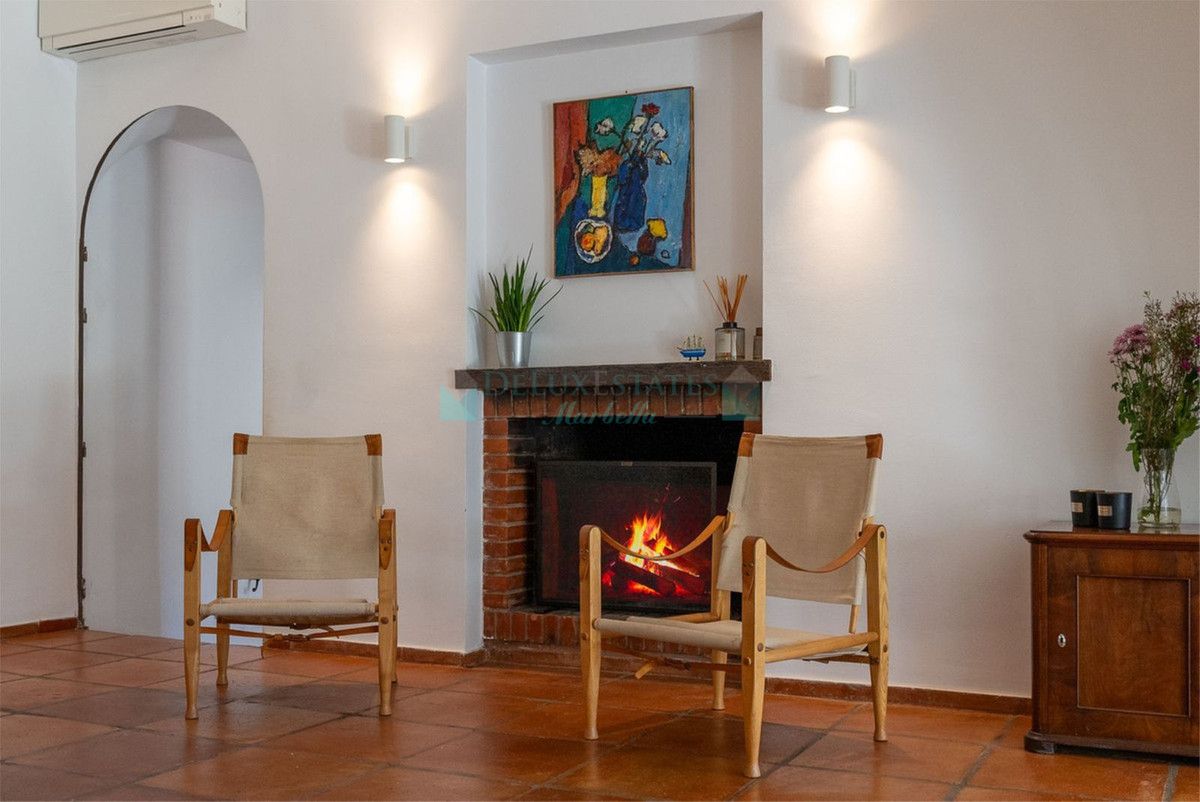 Villa for sale in Cabopino, Marbella East