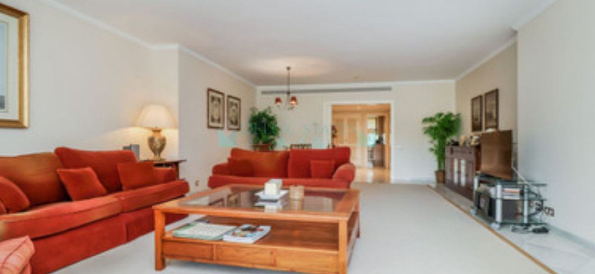 Ground Floor Apartment for sale in Nueva Andalucia