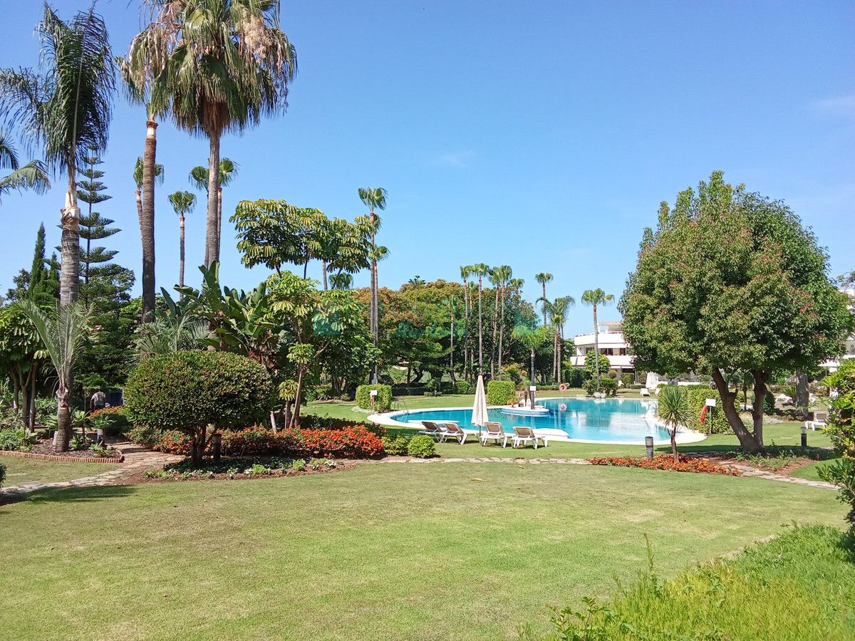 Ground Floor Apartment for sale in Nueva Andalucia