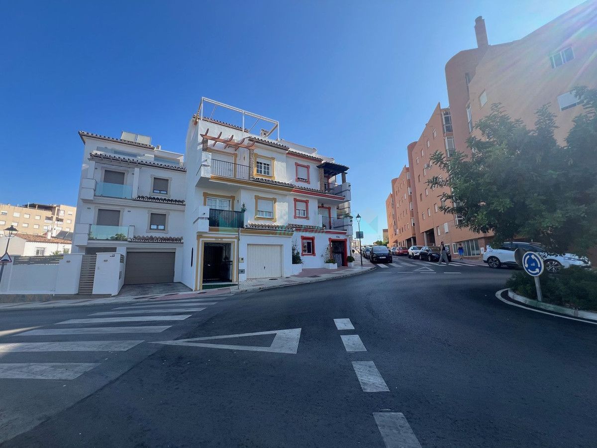 Town House for sale in Estepona