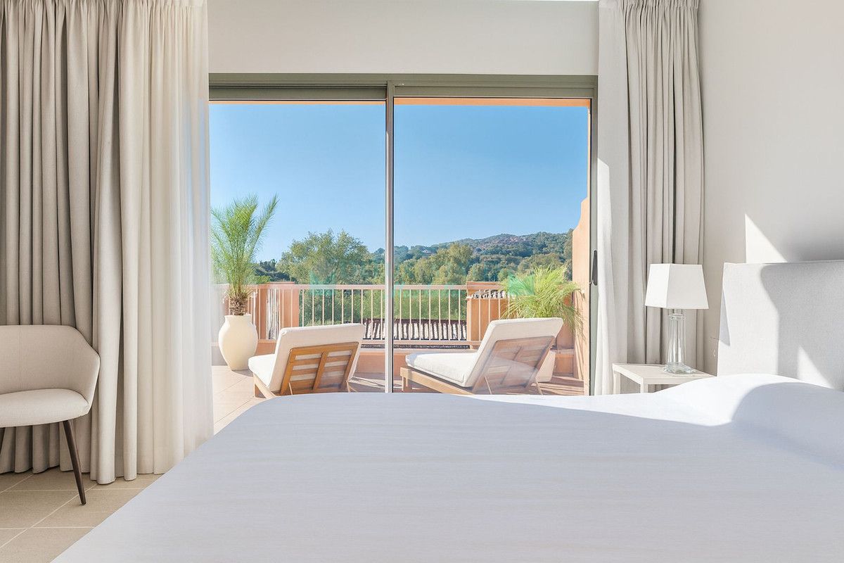 Penthouse for rent in Atalaya, Estepona