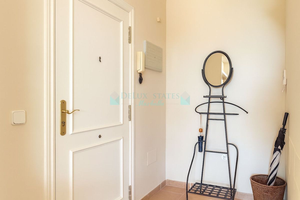 Apartment for sale in La Mairena, Marbella East