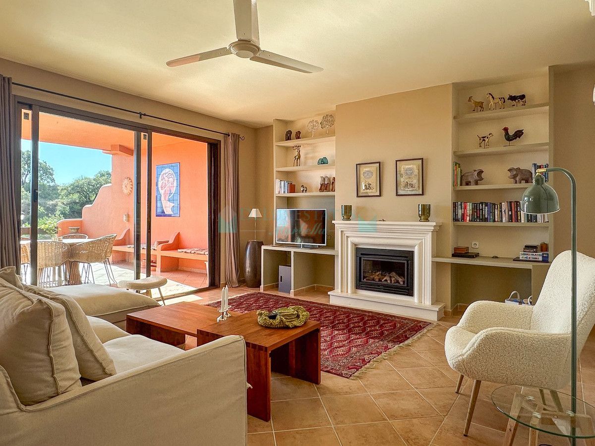 Apartment for sale in La Mairena, Marbella East