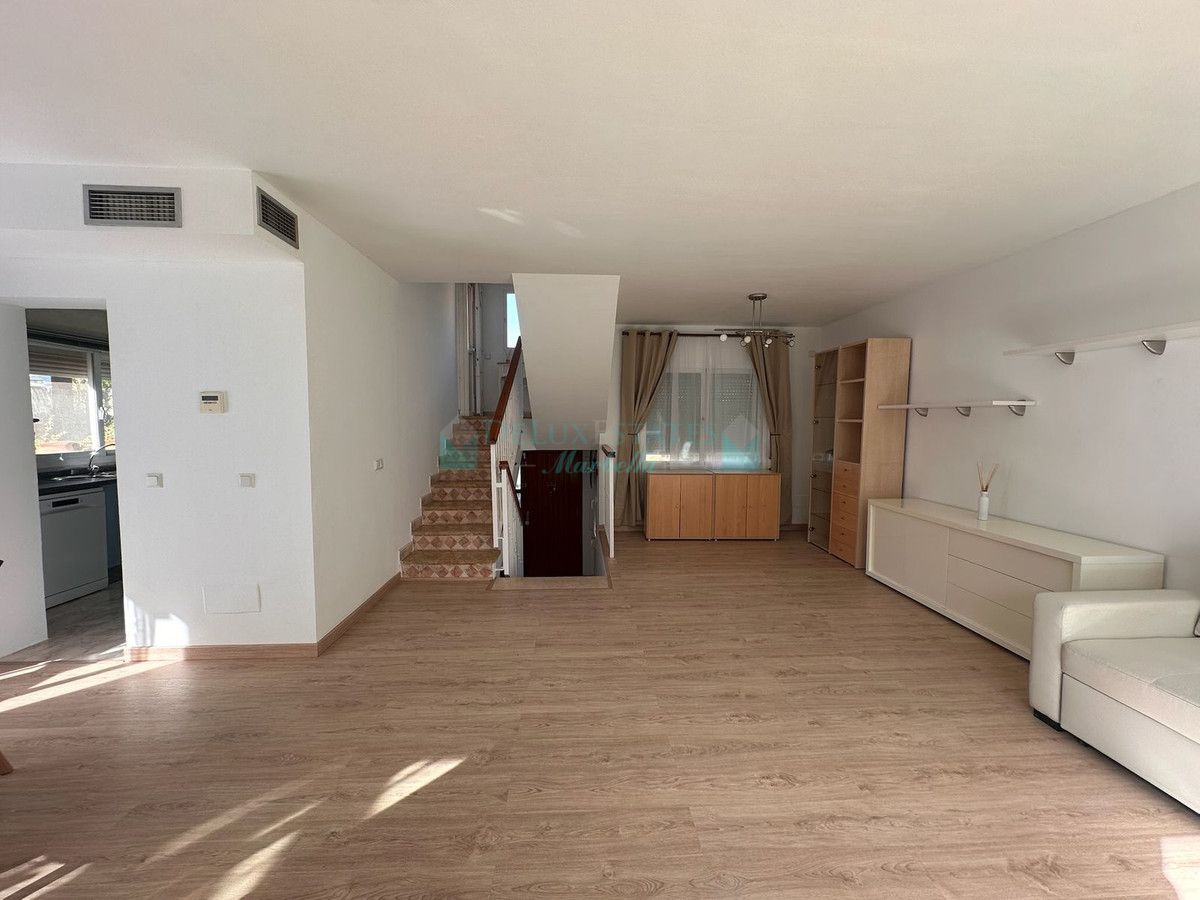 Villa en alquiler en Nueva Andalucia