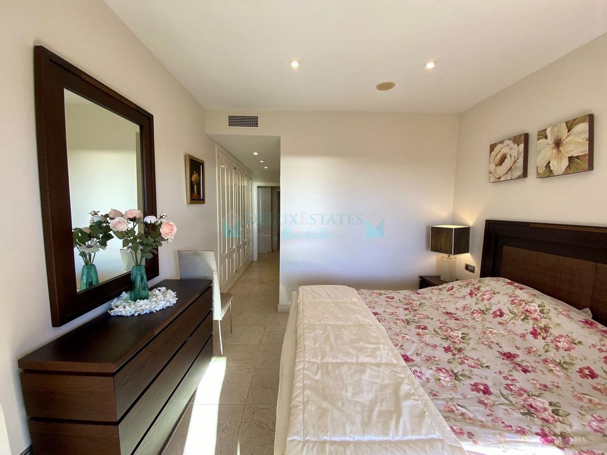 Apartamento en venta en Los Flamingos, Benahavis