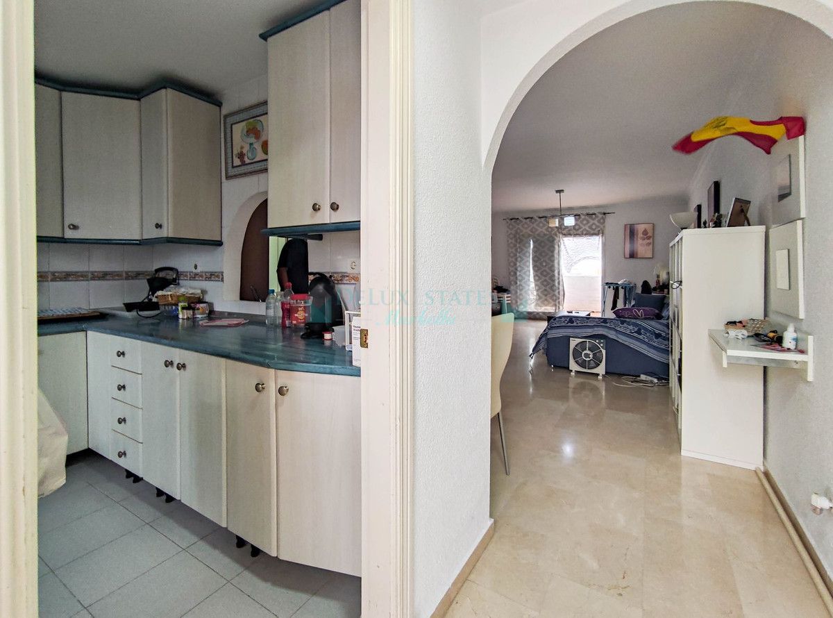 Penthouse for sale in El Paraiso, Estepona