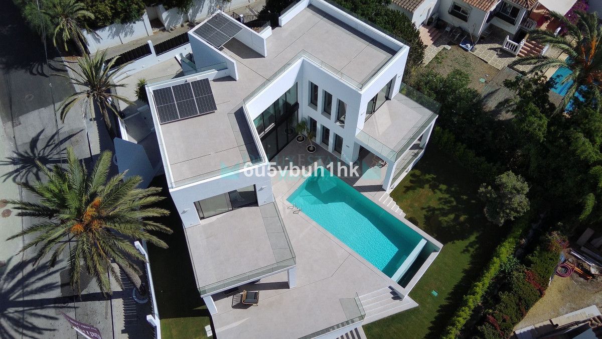 Villa for sale in Marbesa, Marbella East