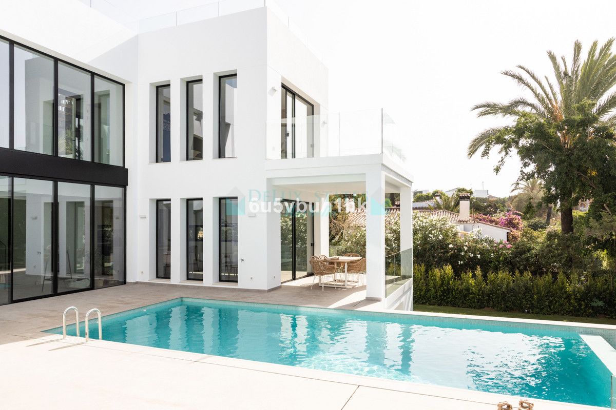 Villa for sale in Marbesa, Marbella East