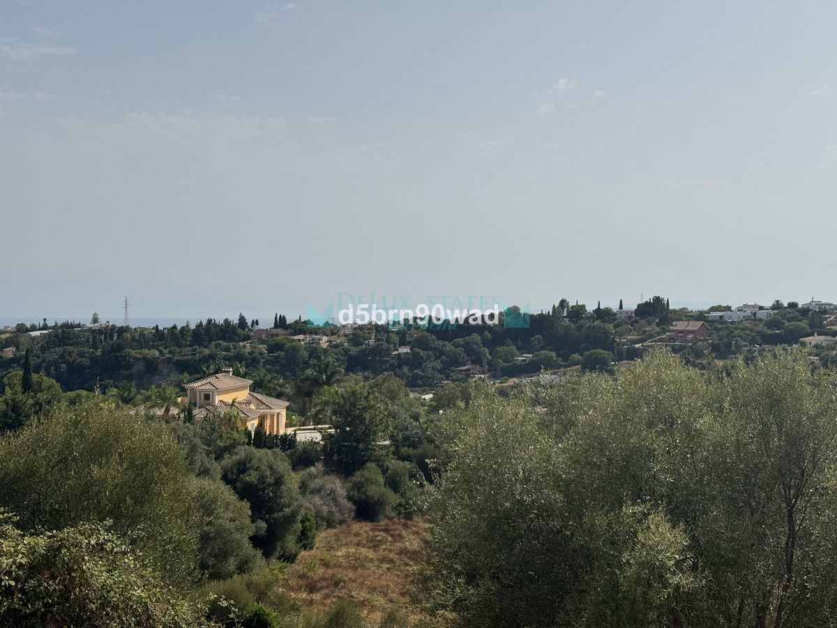 Villa for sale in Estepona