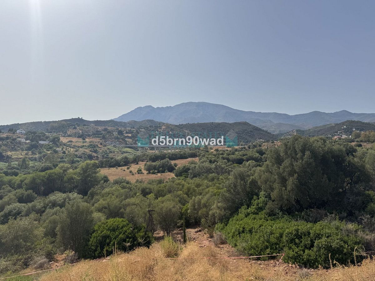 Villa for sale in Estepona